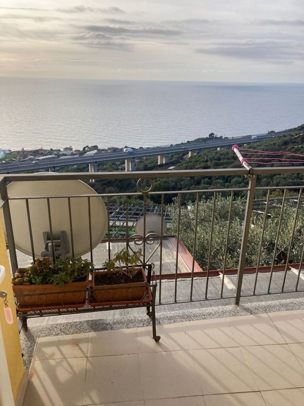 appartamento in vendita a Costarainera