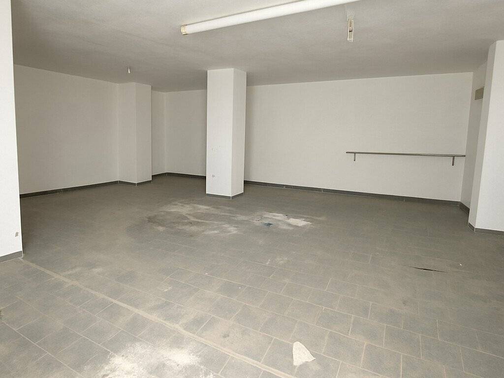 locale di sgombero in vendita a Costarainera
