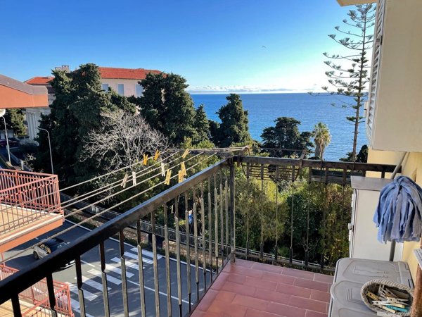 appartamento in vendita a Costarainera