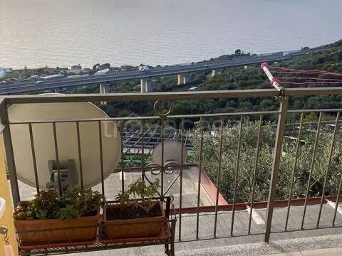 appartamento in vendita a Costarainera