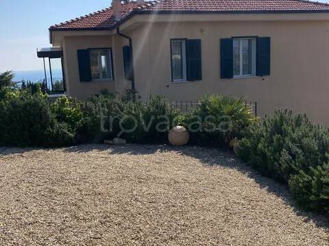casa indipendente in vendita a Costarainera