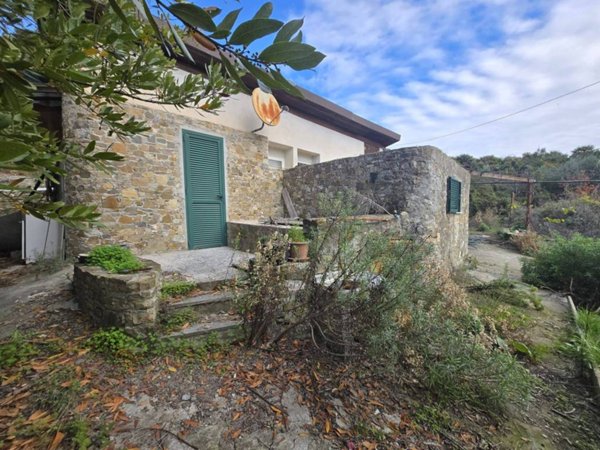 intera palazzina in vendita a Costarainera