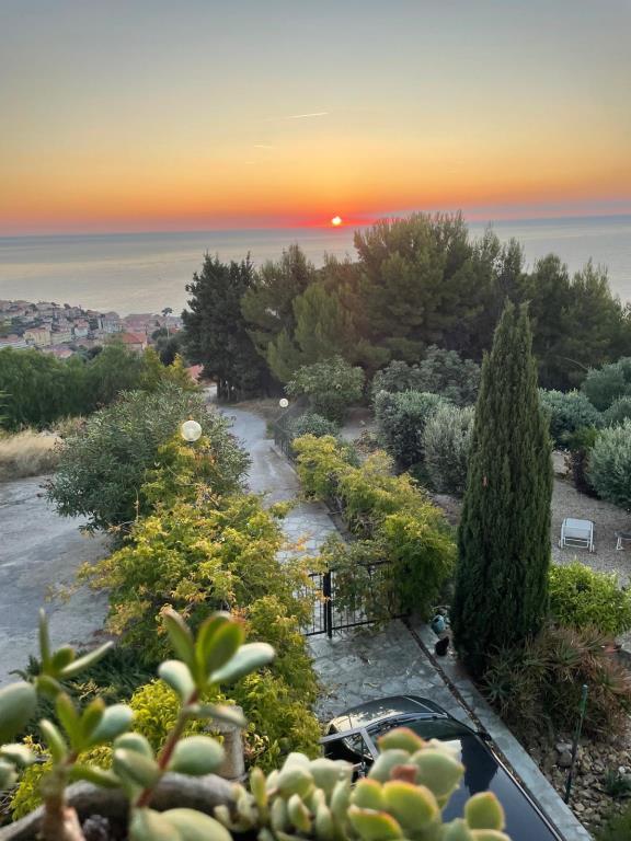casa indipendente in vendita a Costarainera