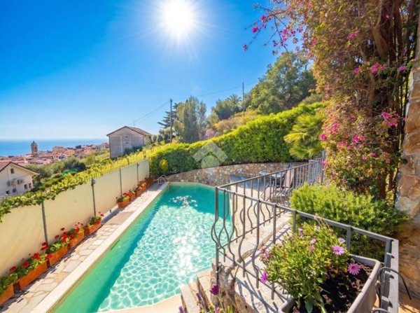 casa indipendente in vendita a Costarainera