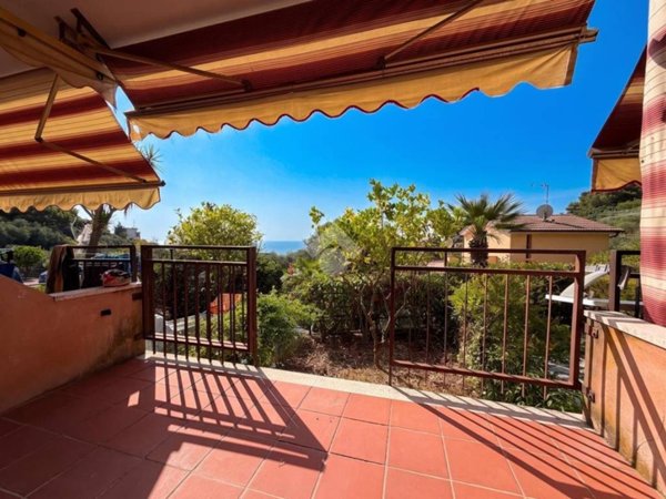 casa indipendente in vendita a Costarainera
