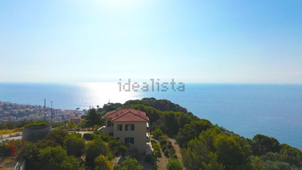 casa indipendente in vendita a Costarainera