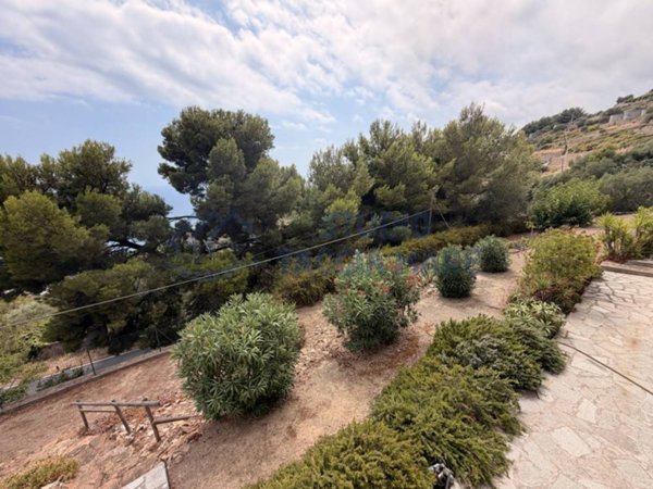 casa indipendente in vendita a Costarainera