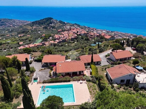 casa indipendente in vendita a Costarainera