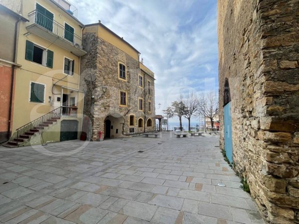 casa indipendente in vendita a Costarainera
