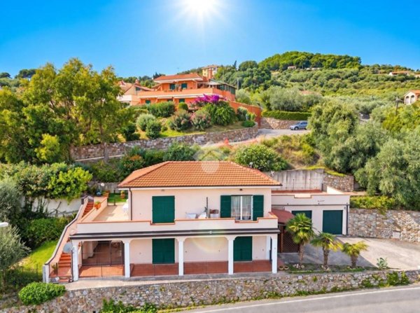 appartamento in vendita a Costarainera