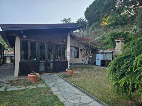 appartamento in vendita a Diano Arentino