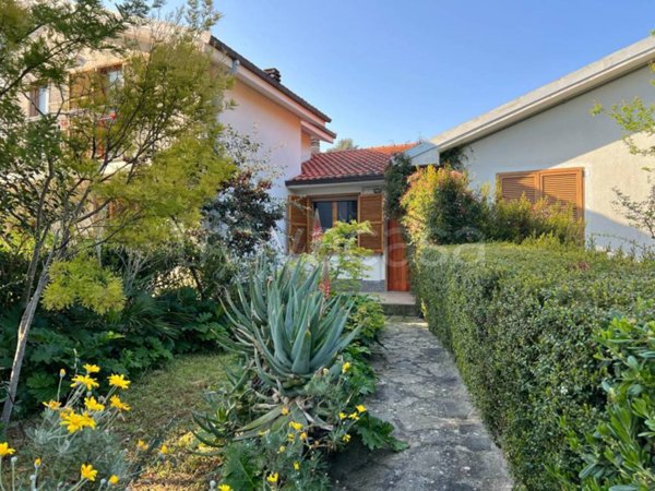 appartamento in vendita a Diano Arentino