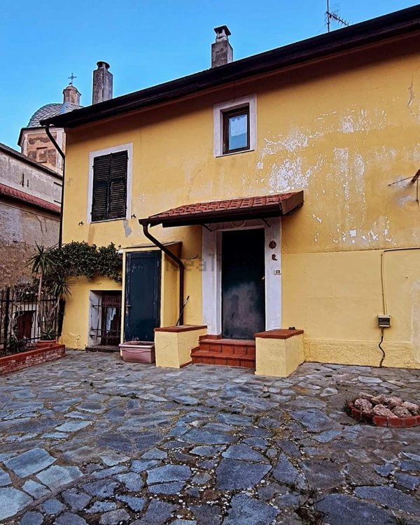 casa indipendente in vendita a Diano Arentino