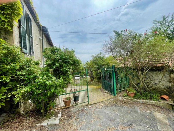 casa indipendente in vendita a Diano Arentino