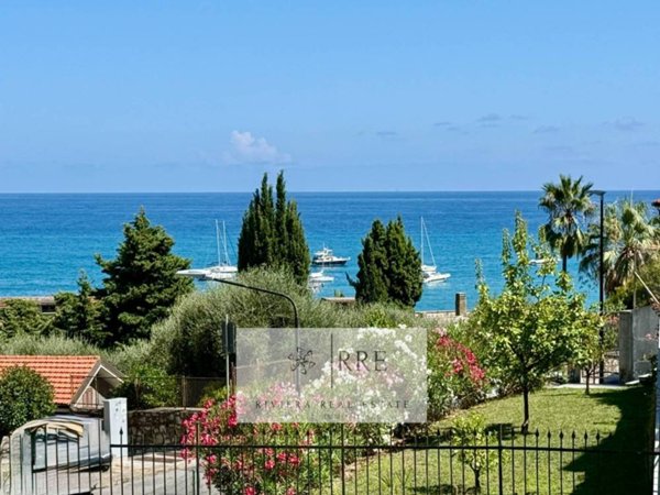 casa indipendente in vendita a Diano Arentino
