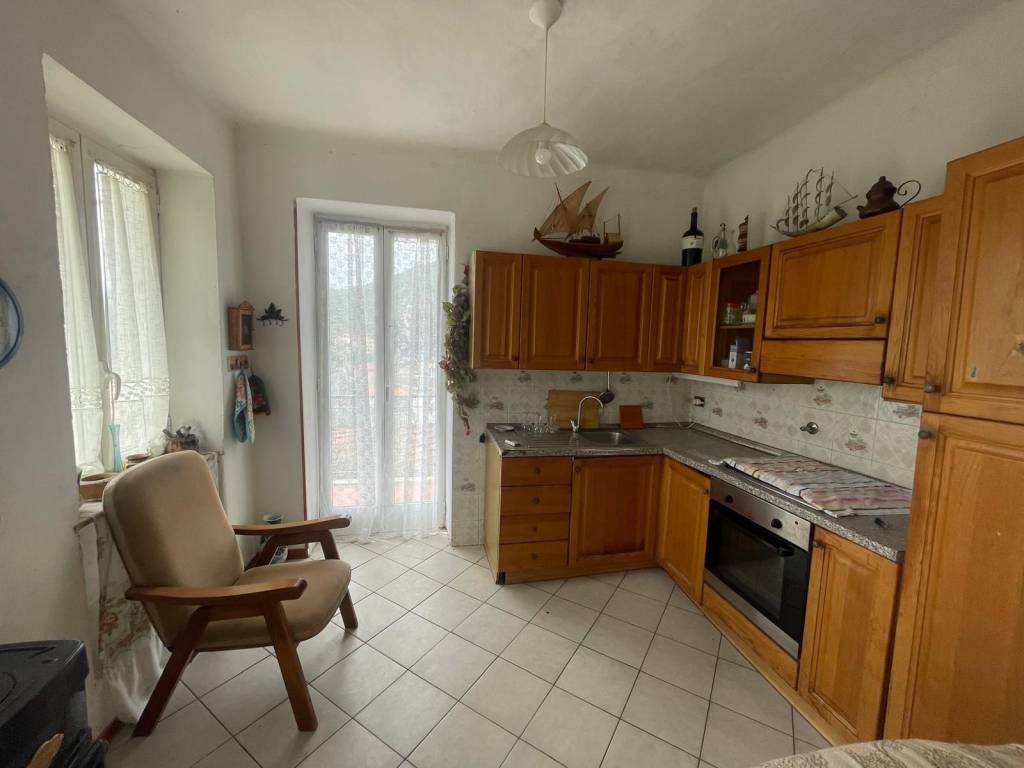 casa indipendente in vendita a Diano Arentino