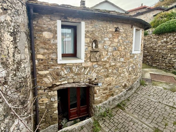 appartamento in vendita a Diano Arentino