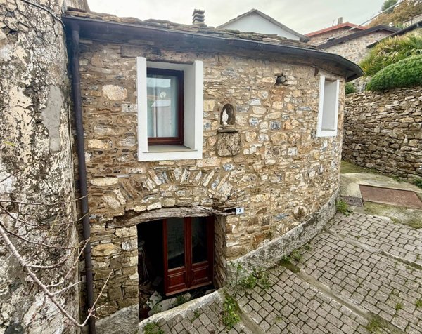 appartamento in vendita a Diano Arentino