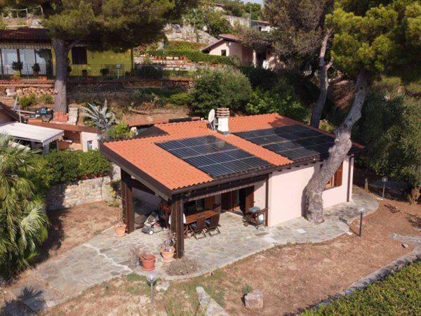 casa indipendente in vendita a Diano Arentino