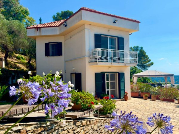 casa indipendente in vendita a Diano Arentino