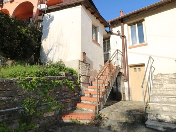 casa indipendente in vendita a Diano Arentino in zona Diano Borello