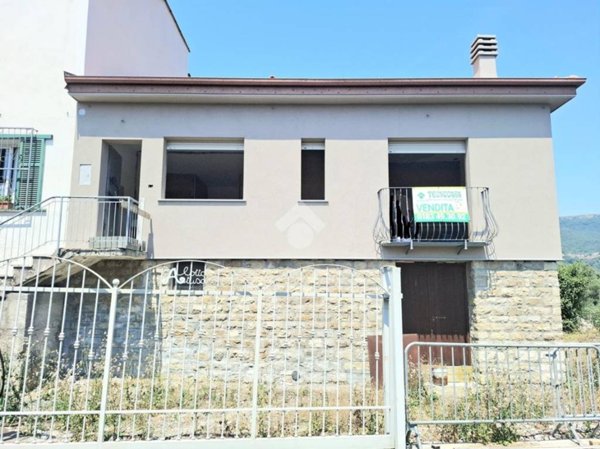 casa indipendente in vendita a Diano Arentino in zona Diano Borello