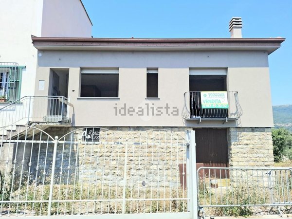 casa indipendente in vendita a Diano Arentino in zona Diano Borello