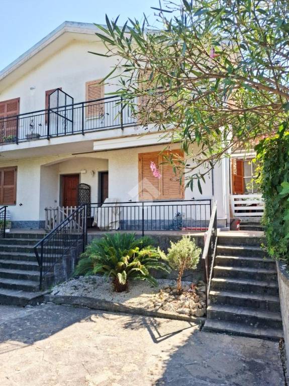 casa indipendente in vendita a Diano Arentino in zona Diano Borello