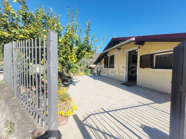 casa indipendente in vendita a Diano Arentino in zona Diano Borello