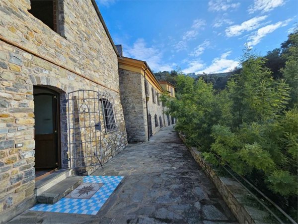 appartamento in vendita a Diano Castello