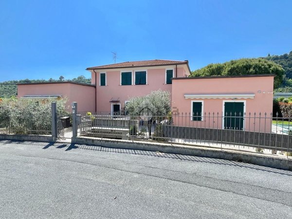 appartamento in vendita a Diano Castello