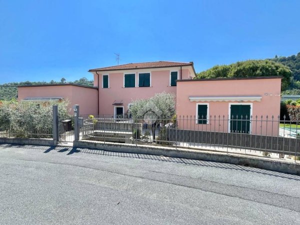 appartamento in vendita a Diano Castello
