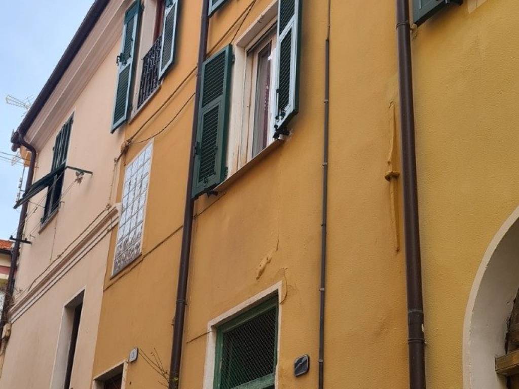 appartamento in vendita a Diano Castello