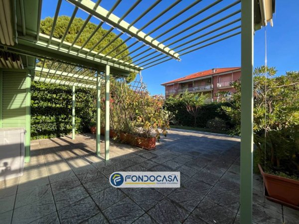 appartamento in vendita a Diano Castello