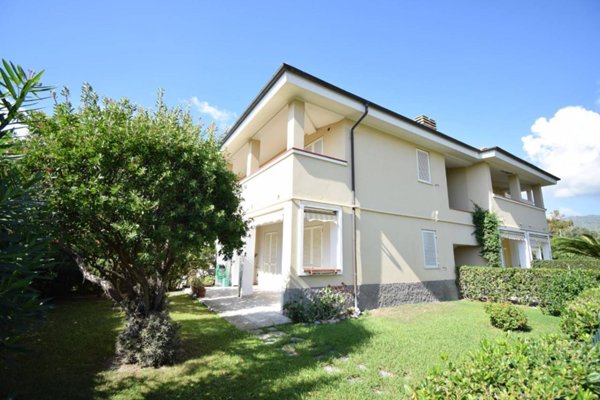 appartamento in vendita a Diano Castello