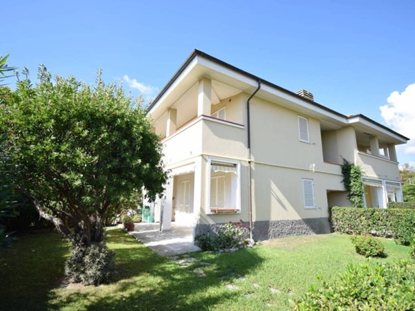 appartamento in vendita a Diano Castello