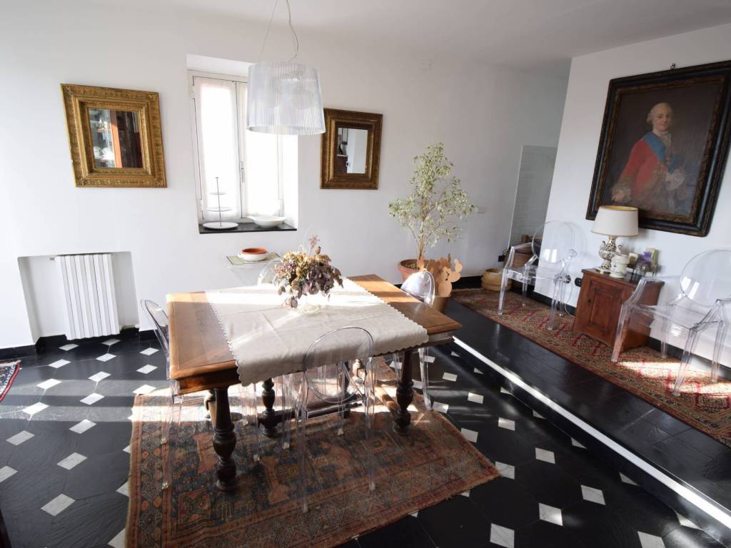 appartamento in vendita a Diano Castello