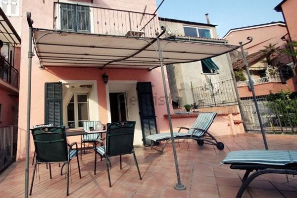 appartamento in vendita a Diano Castello