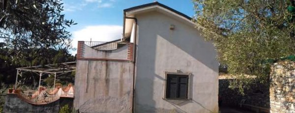 casa indipendente in vendita a Diano Castello