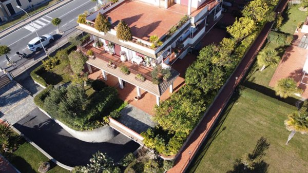 appartamento in vendita a Diano Castello