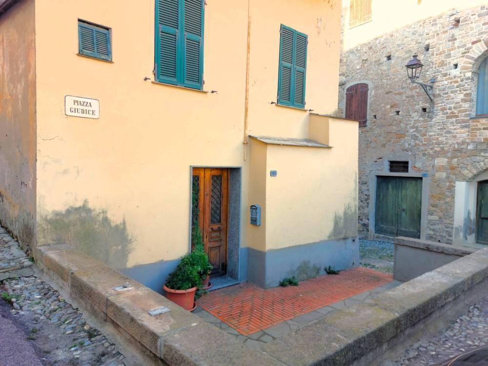 appartamento in vendita a Diano Castello