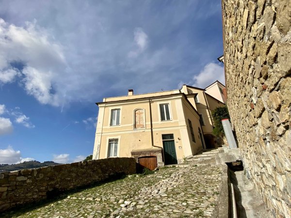 appartamento in vendita a Diano Castello