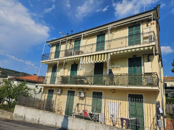 appartamento in vendita a Diano Castello