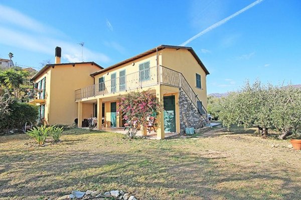 appartamento in vendita a Diano Castello