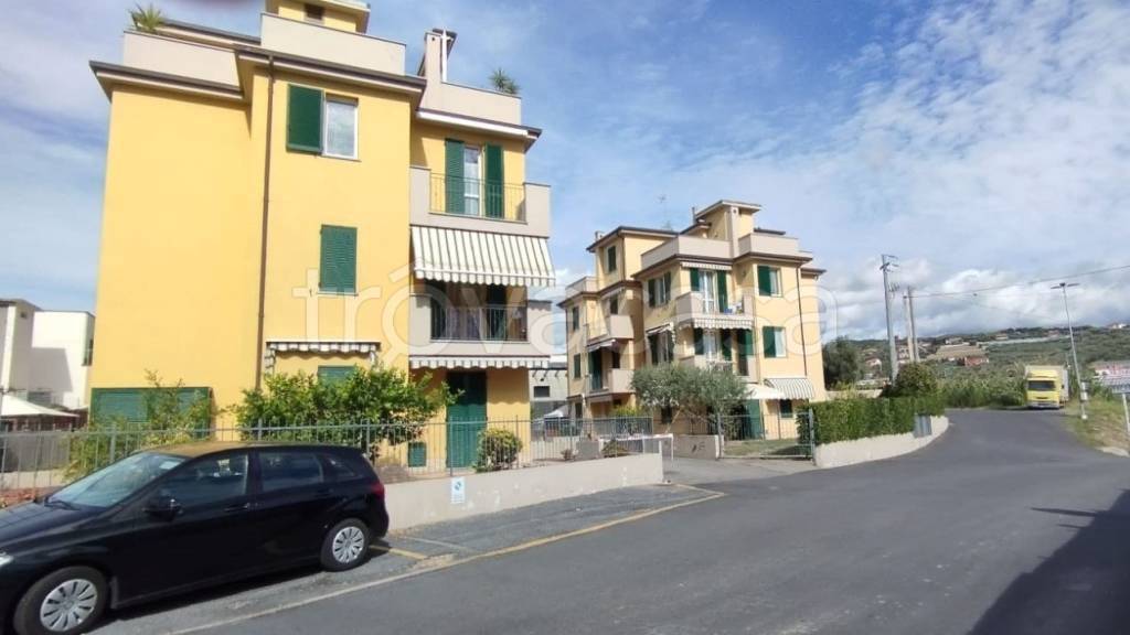 appartamento in vendita a Diano Castello