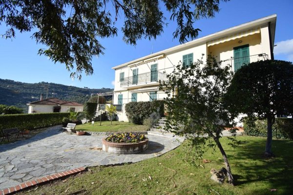 appartamento in vendita a Diano Castello