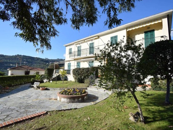 appartamento in vendita a Diano Castello