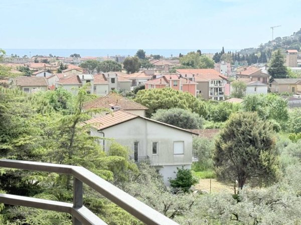 appartamento in vendita a Diano Castello