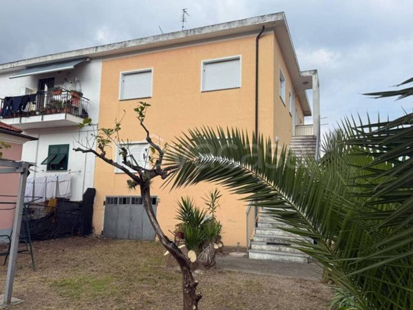 appartamento in vendita a Diano Castello