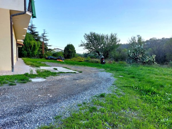 appartamento in vendita a Diano Castello